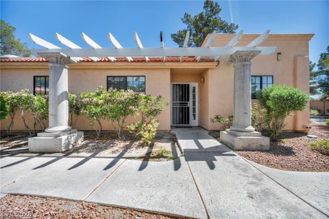 Townhouse For Sale - 2851 S Valley View Boulevard #1066<br/> Clark County, Las Vegas, NV 89102