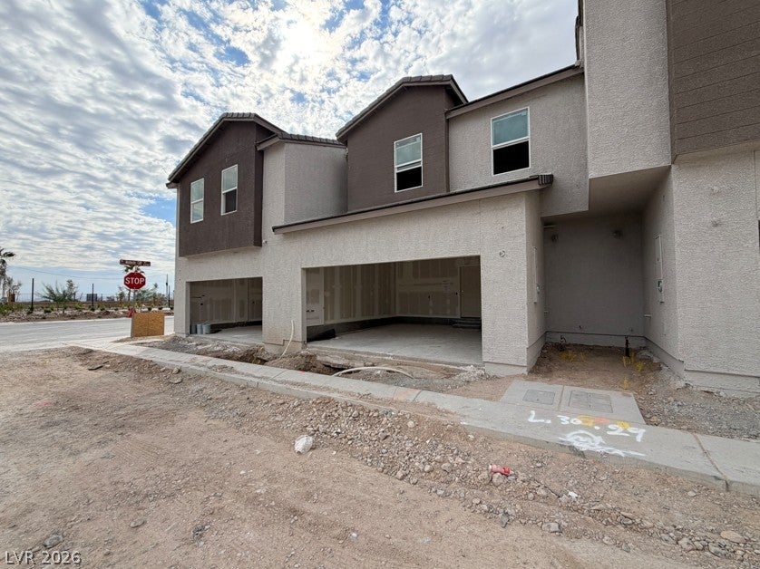 8439 Bayside Bluff Avenue