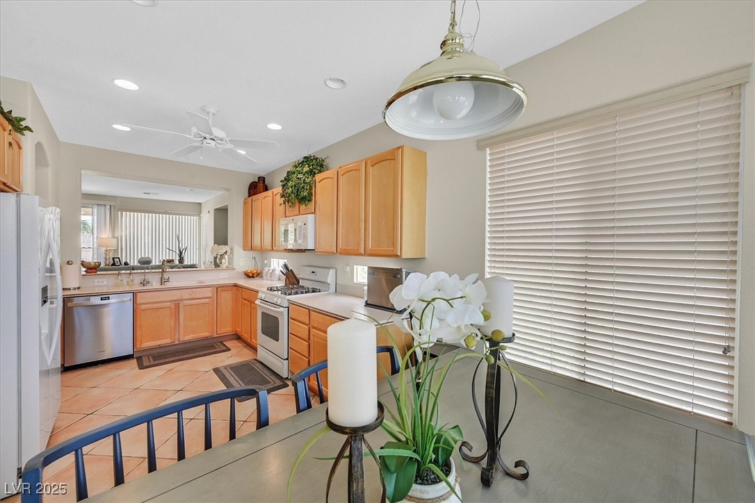 Las Vegas, Nevada 89135, United States, 2 Bedrooms Bedrooms, ,2 BathroomsBathrooms,Residential,Active,133490