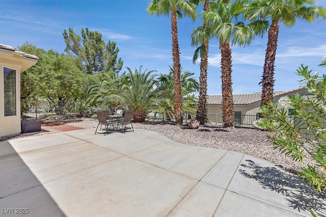 Las Vegas, Nevada 89135, United States, 2 Bedrooms Bedrooms, ,2 BathroomsBathrooms,Residential,Active,133490