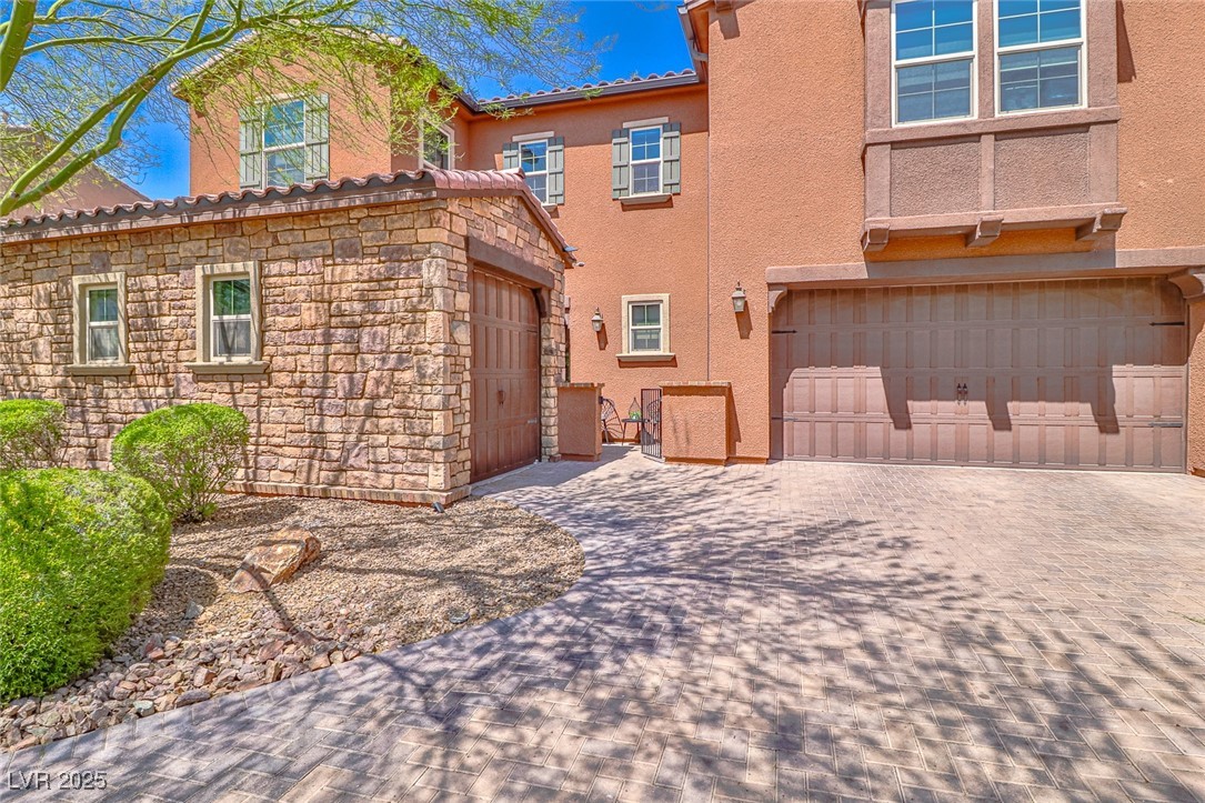 2497 Birch Hollow Street