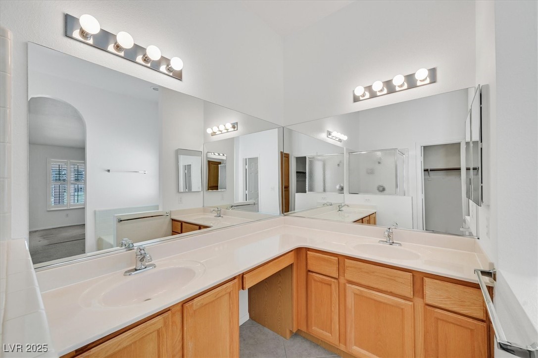 Las Vegas, Nevada 89130, United States, 3 Bedrooms Bedrooms, ,2 BathroomsBathrooms,Residential,Pending,79128