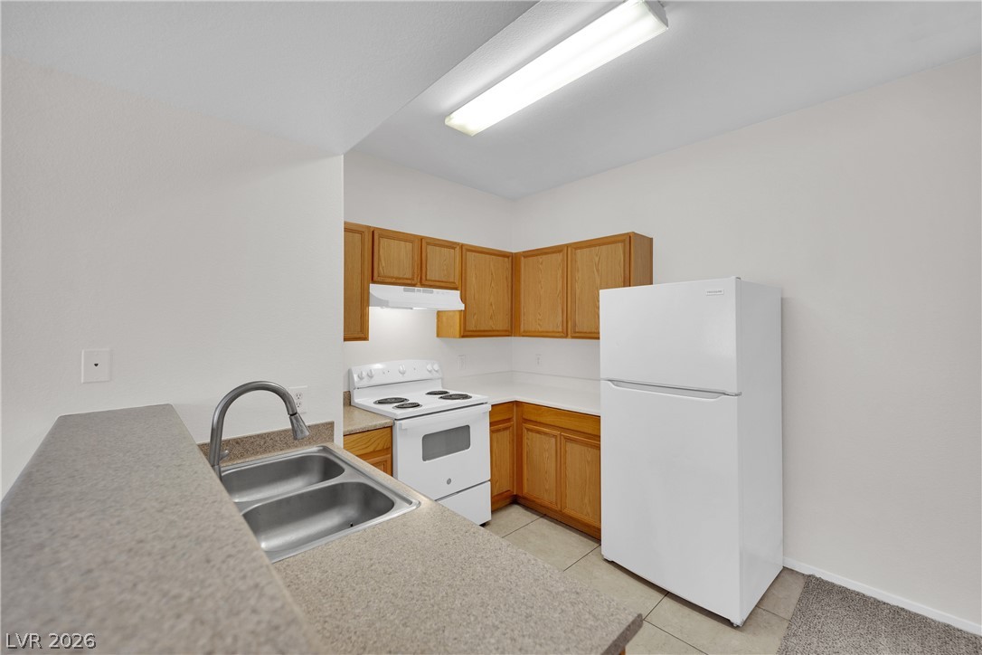 2111 Hussium Hills Street 202