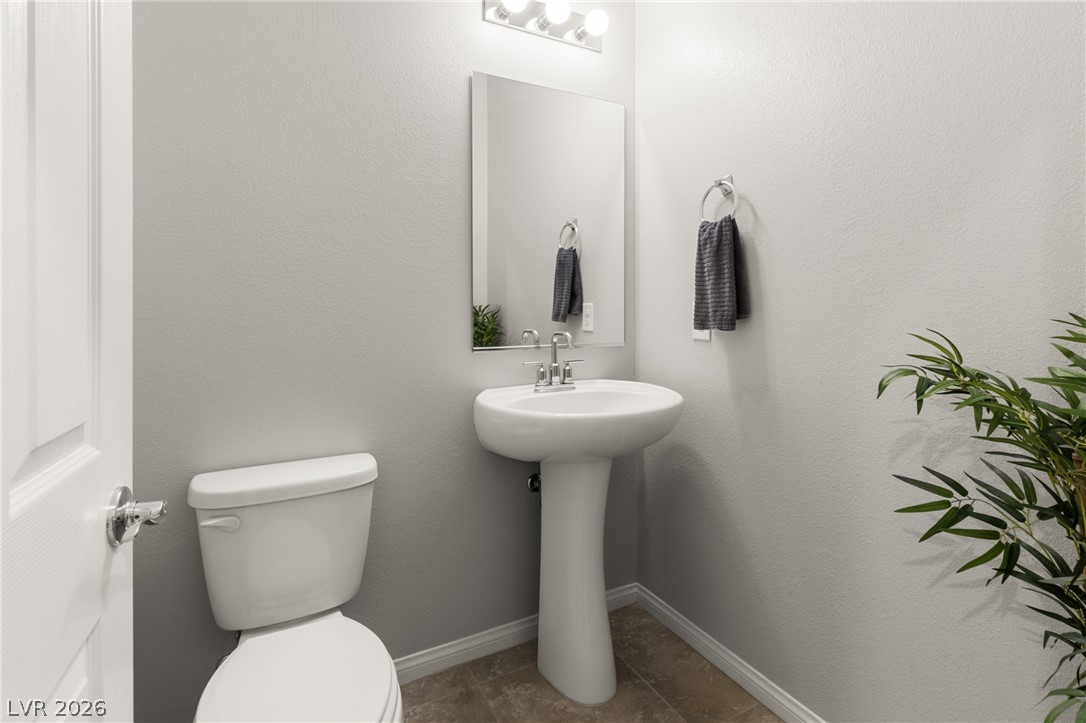 7215 Dazzle Point Street