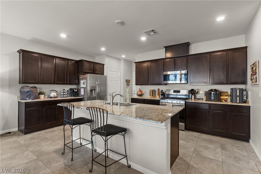 7215 Dazzle Point Street