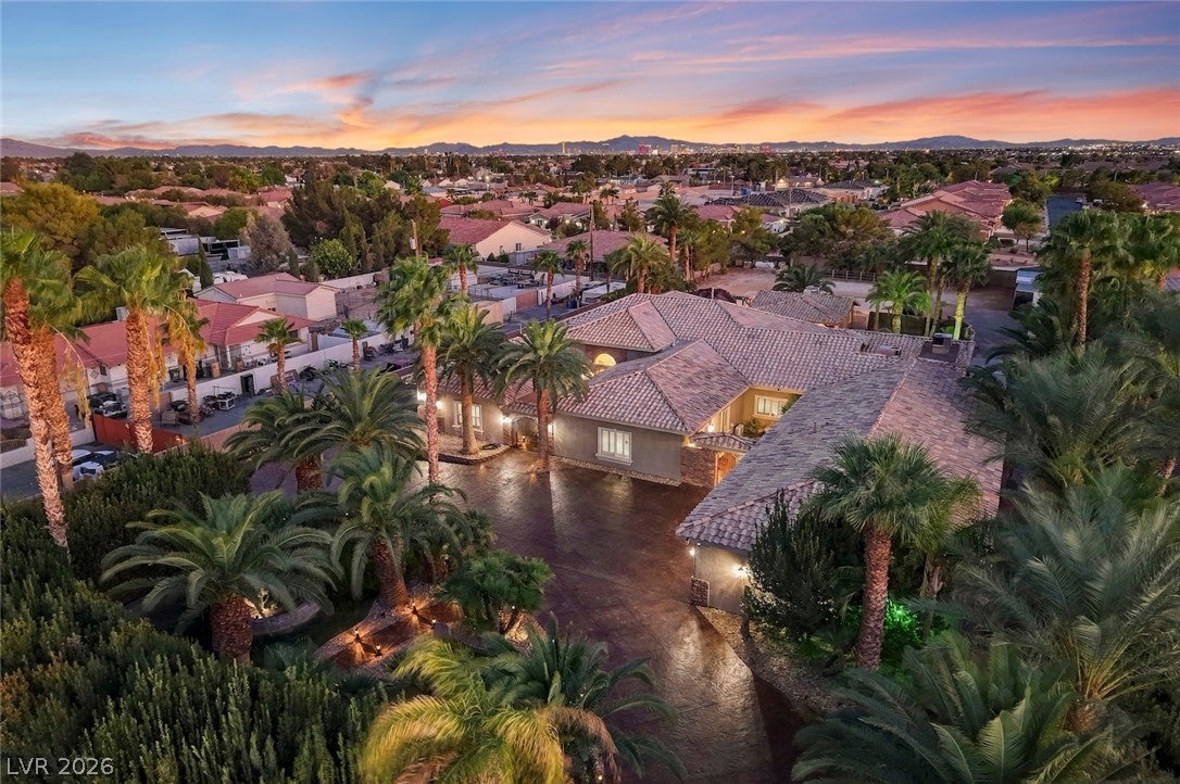 6625 W El Campo Grande Avenue