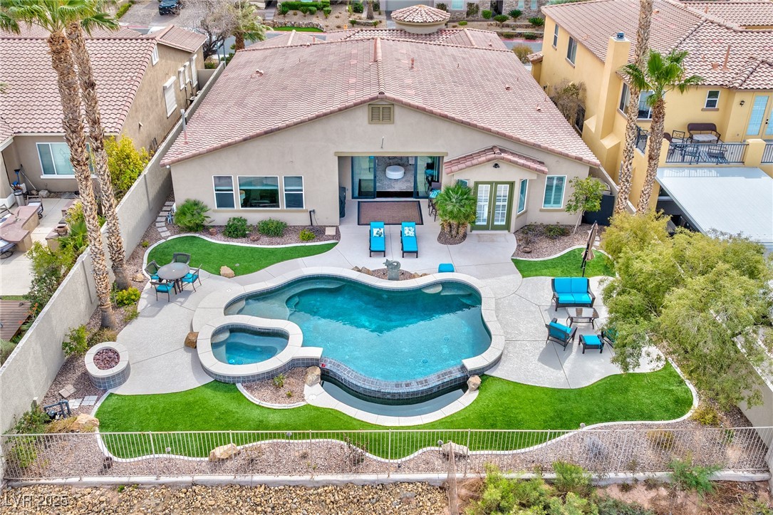 2824 Soaring Peak Avenue