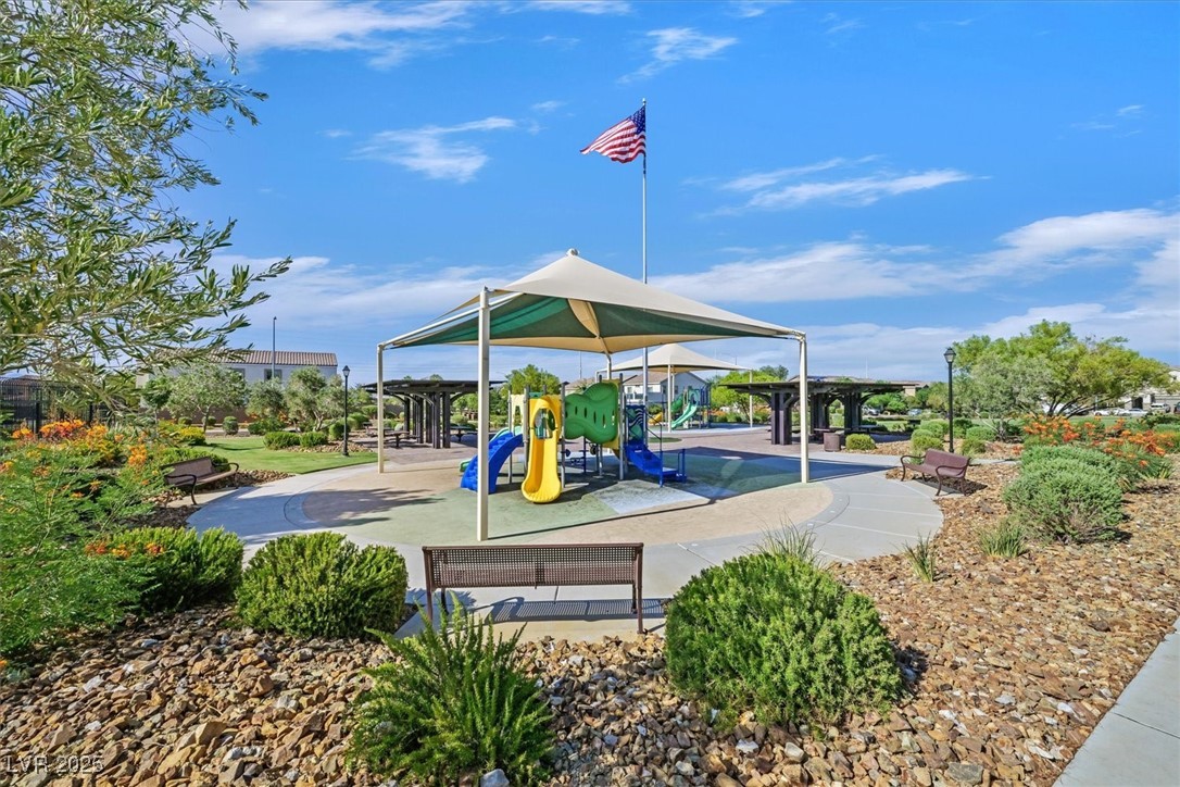 Henderson, Nevada 89014, United States, 3 Bedrooms Bedrooms, ,2 BathroomsBathrooms,Residential,Active,201601