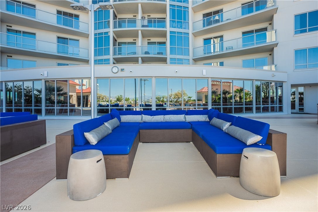 200 W Sahara Avenue 910