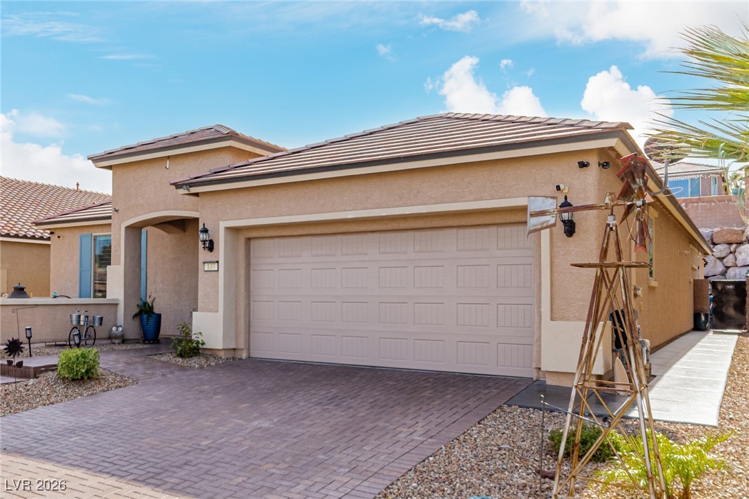 137 Outcrop Ridge Avenue