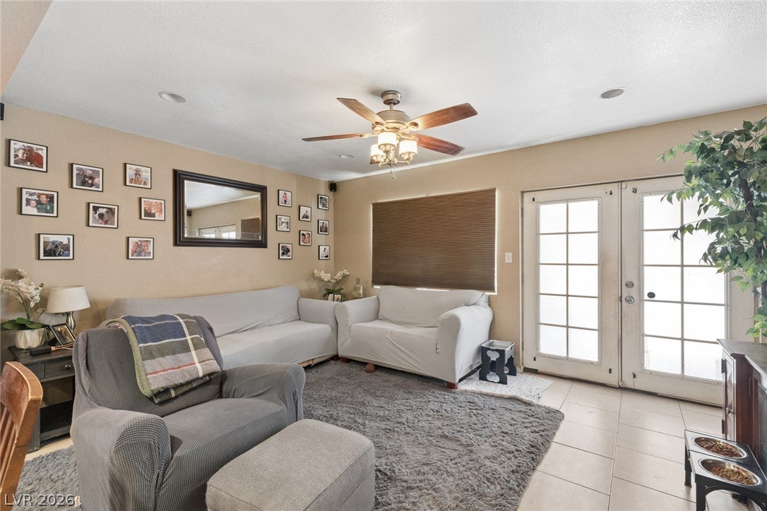 1305 N Mojave Road