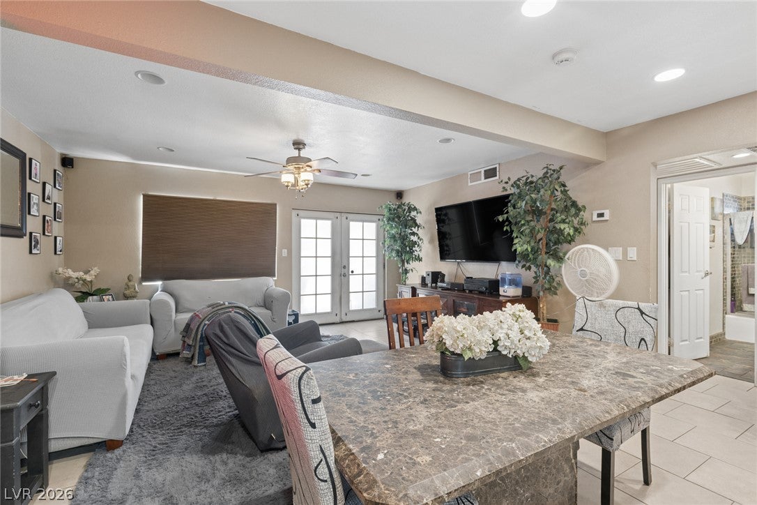 1305 N Mojave Road