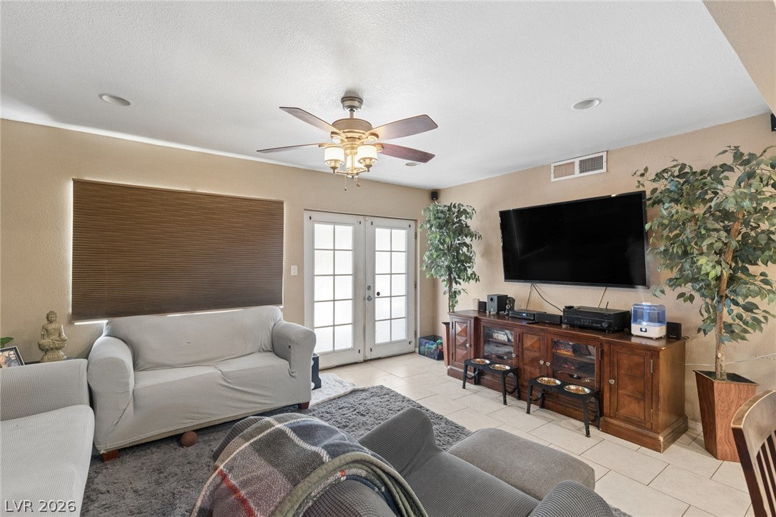 1305 N Mojave Road