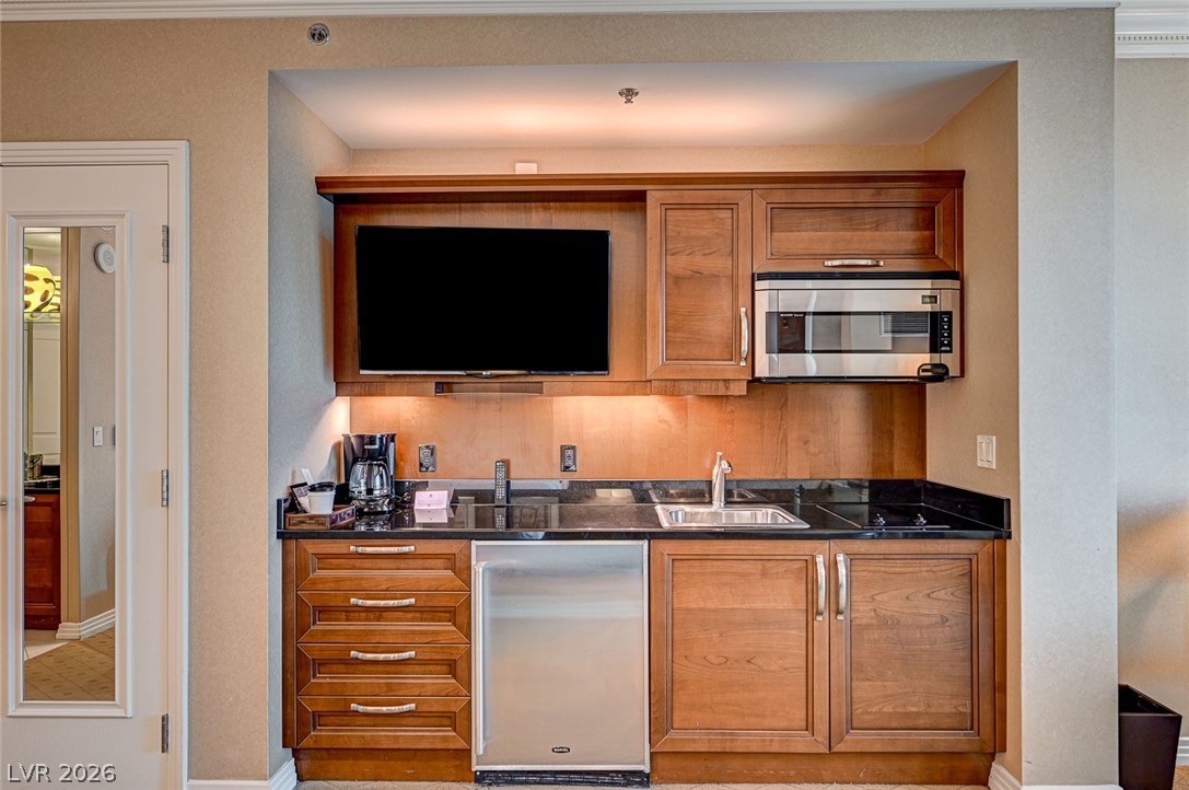 125 E Harmon Avenue 17807