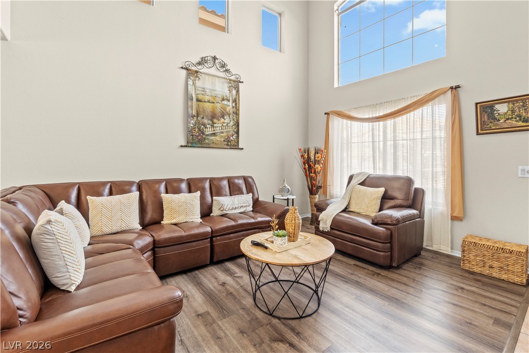 1419 Red Sunset Avenue