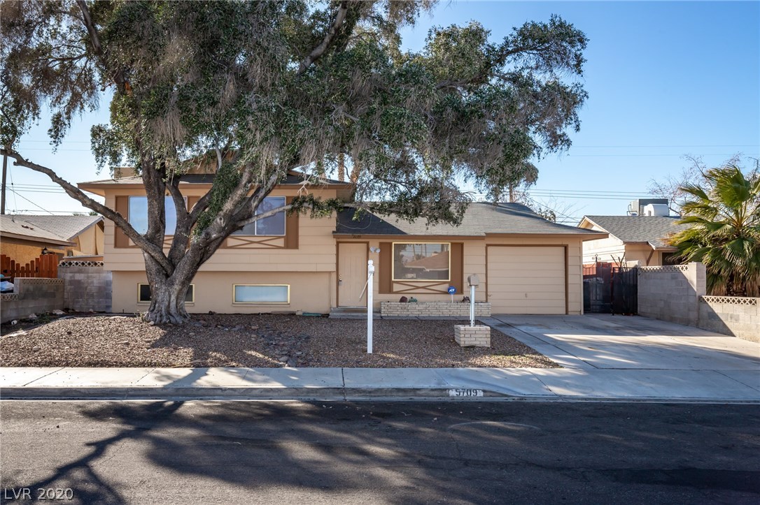 Photo 1 of 27 — 5709 REITER Avenue, Las Vegas, NV 89108
