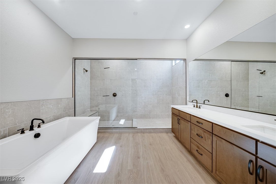 Properties 4 489 Carter House Way