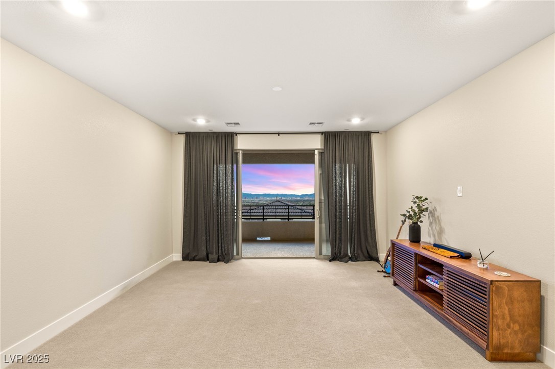 Las Vegas, Nevada 89138, United States, 5 Bedrooms Bedrooms, ,5 BathroomsBathrooms,Residential,Active,148310