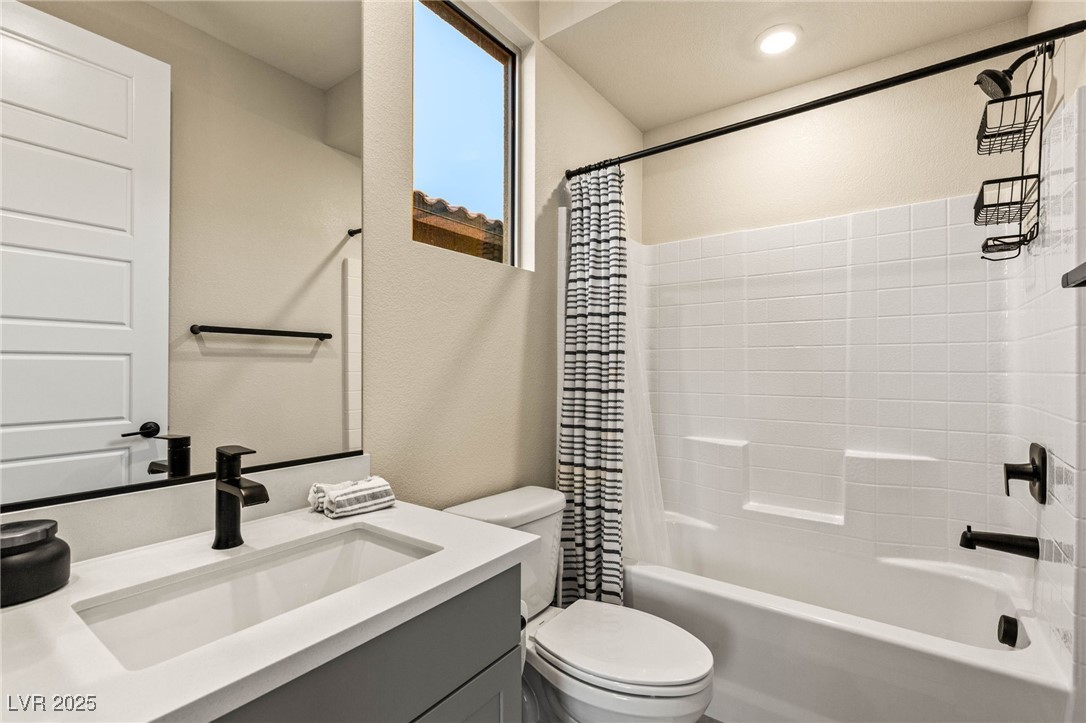 Las Vegas, Nevada 89138, United States, 5 Bedrooms Bedrooms, ,5 BathroomsBathrooms,Residential,Active,148310