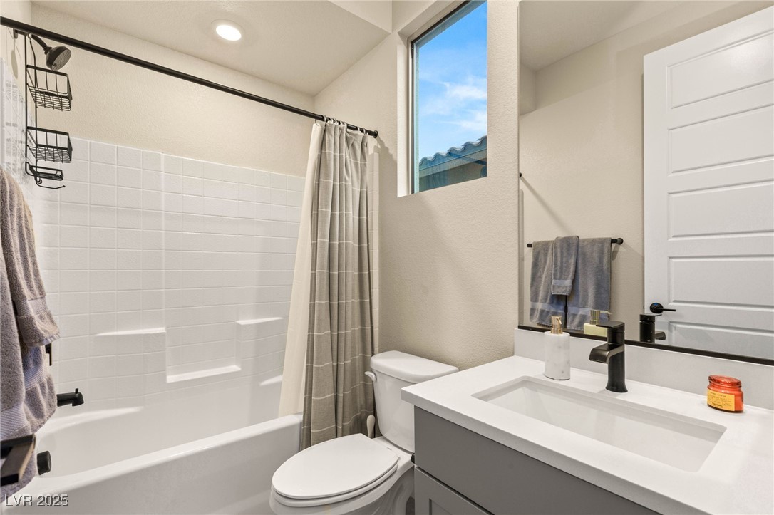 Las Vegas, Nevada 89138, United States, 5 Bedrooms Bedrooms, ,5 BathroomsBathrooms,Residential,Active,148310