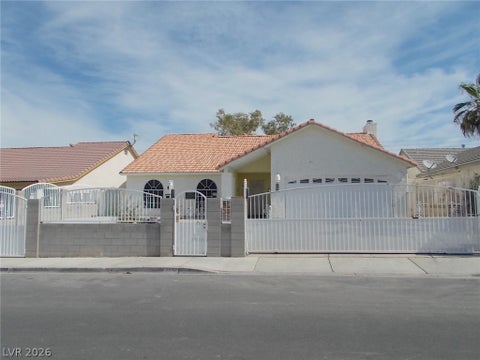 Homes For Rent - 6080 Desert Sun Drive<br/> Las Vegas, NV 89110