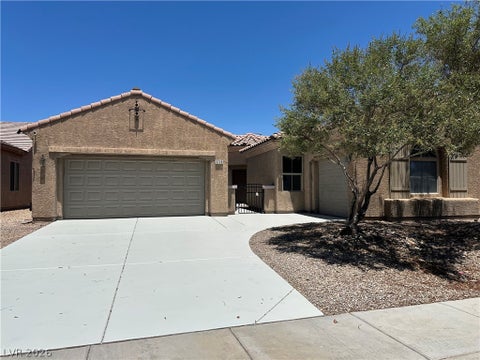 Homes For Sale - 5728 Flying Birdie Avenue<br/> Las Vegas, NV 89122