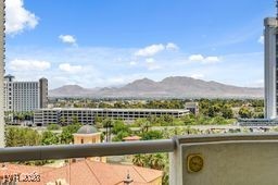 2877 Paradise Road 904