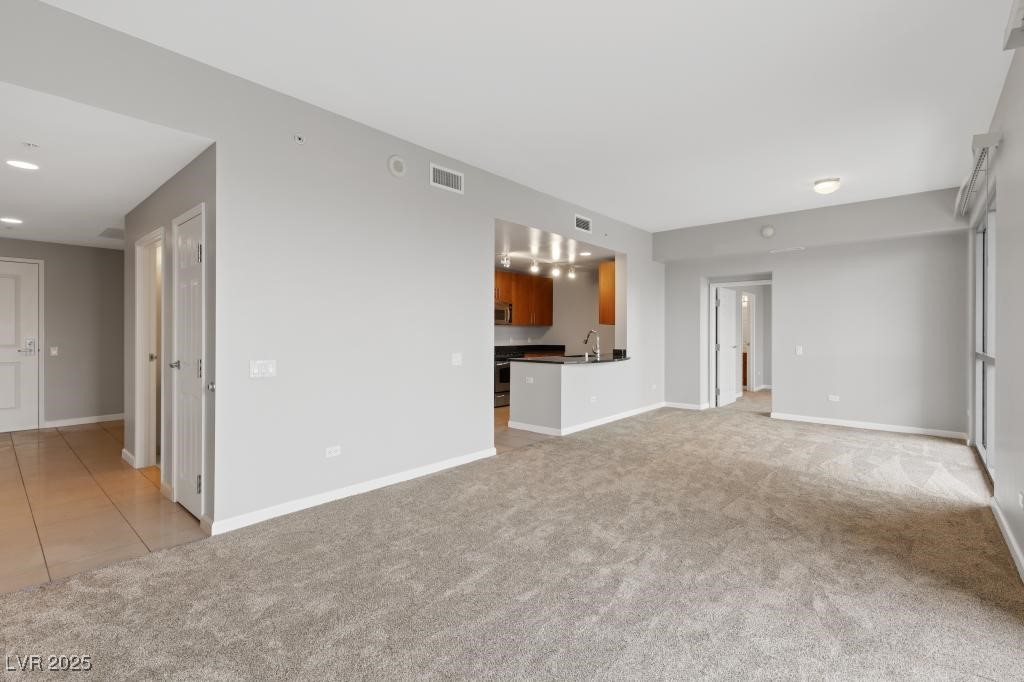 200 W Sahara Avenue 812