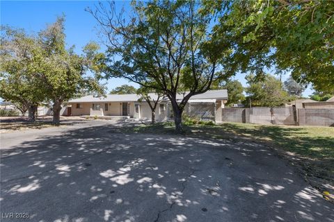 Photo of 5210 Surrey Street, Las Vegas, NV 89119 (MLS # 2725796)