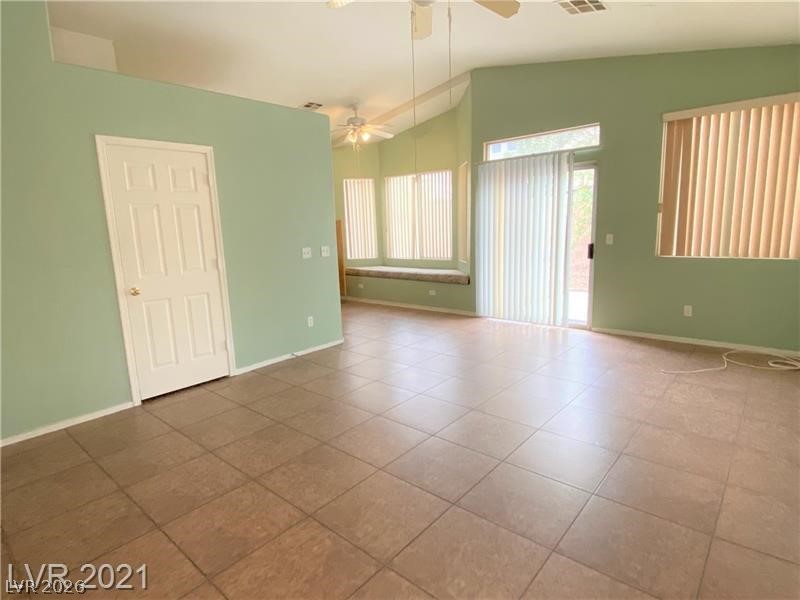 2457 COVERED WELLS Avenue