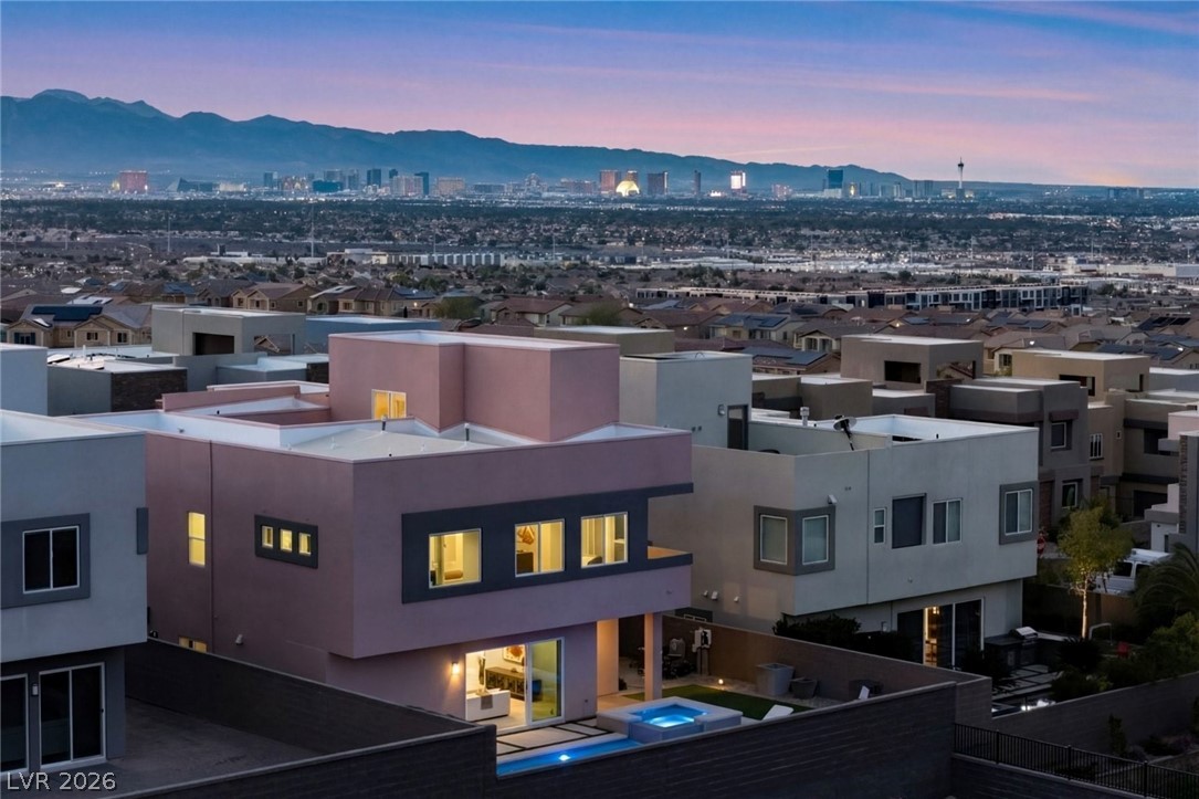 276 Crimson Edge Street