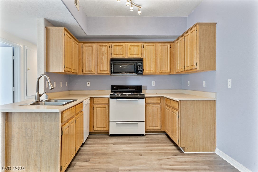 5655 E Sahara Avenue 2060