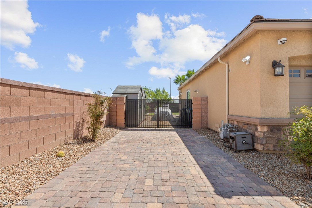 7040 Royal Antelope Street