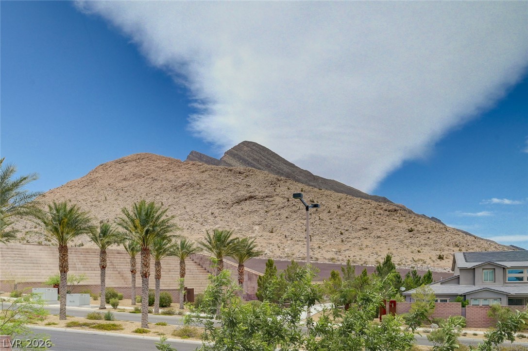 2557 Iron Crest Lane