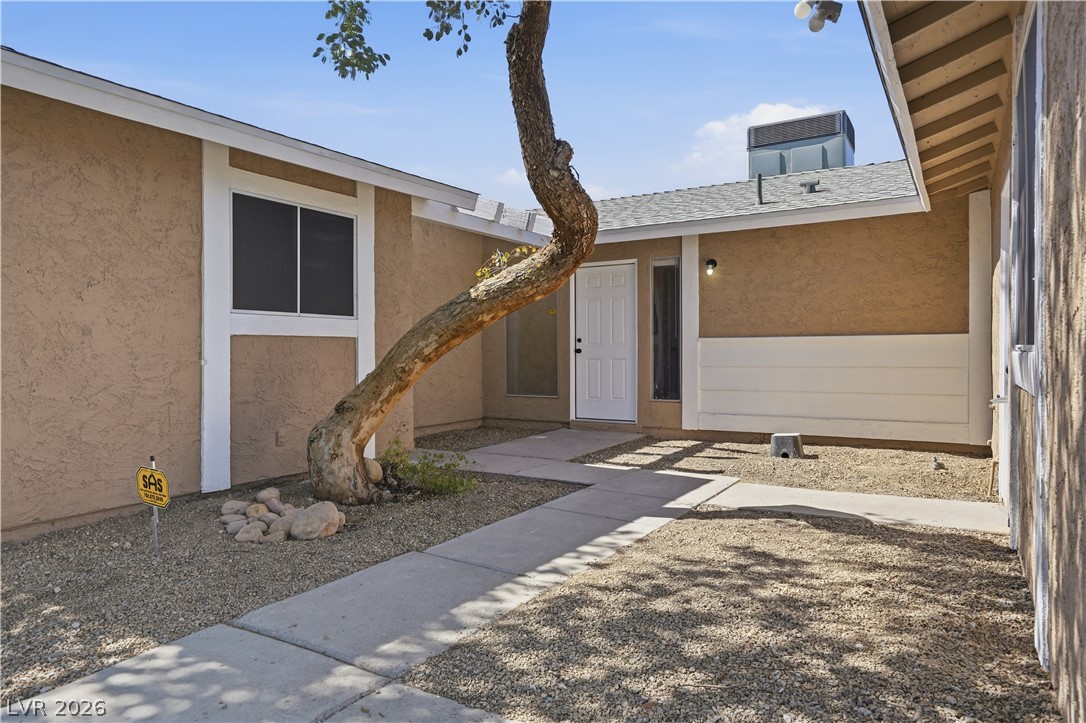 Properties 2 5416 Burntwood Way