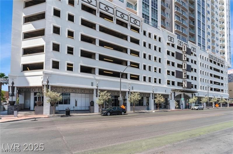 150 Las Vegas Boulevard 818