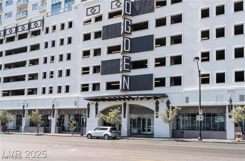 150 Las Vegas Boulevard 818