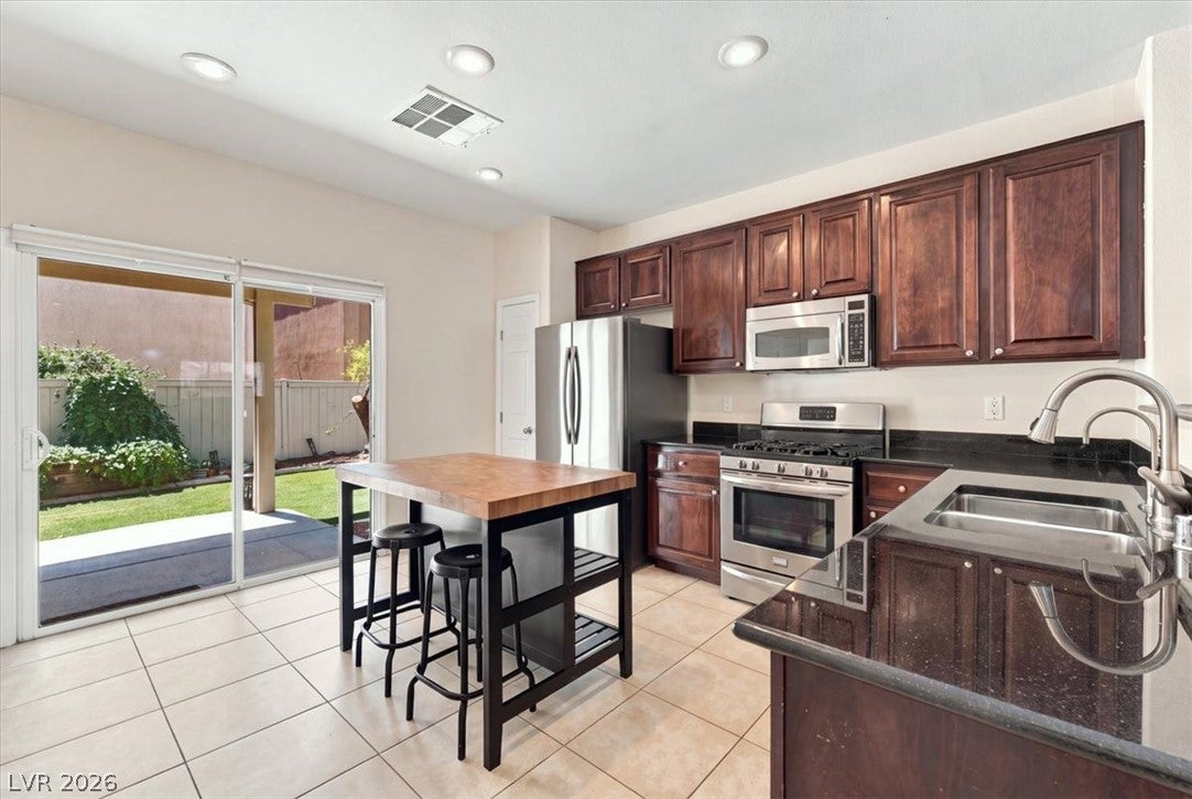 6073 Lazarro Court