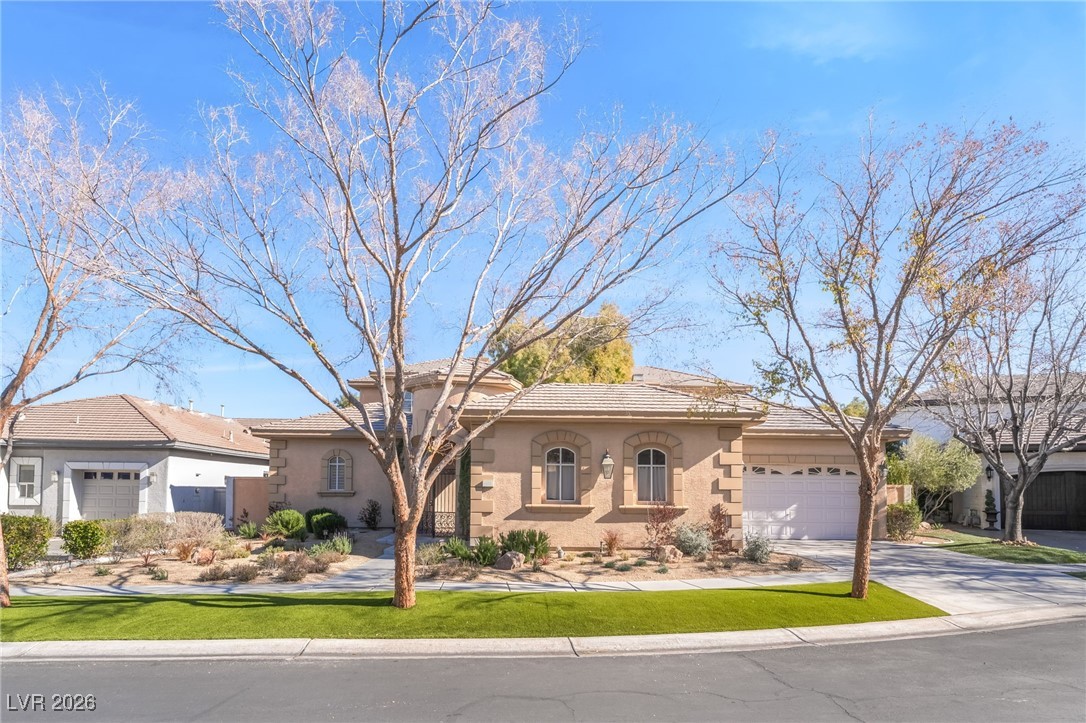 904 Pont Chartrain Drive