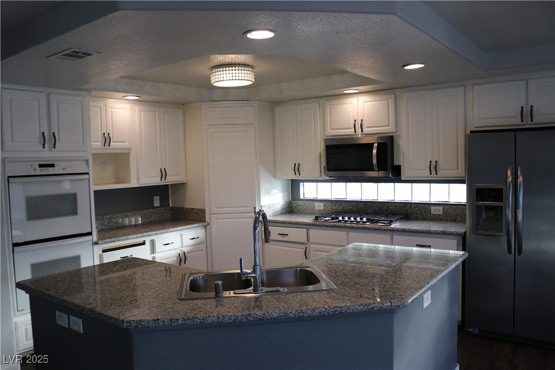 3733 Deer Flats Street