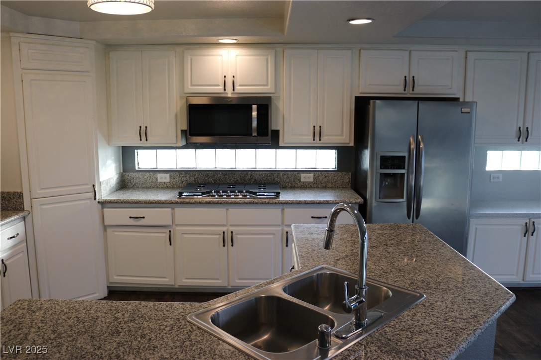 3733 Deer Flats Street