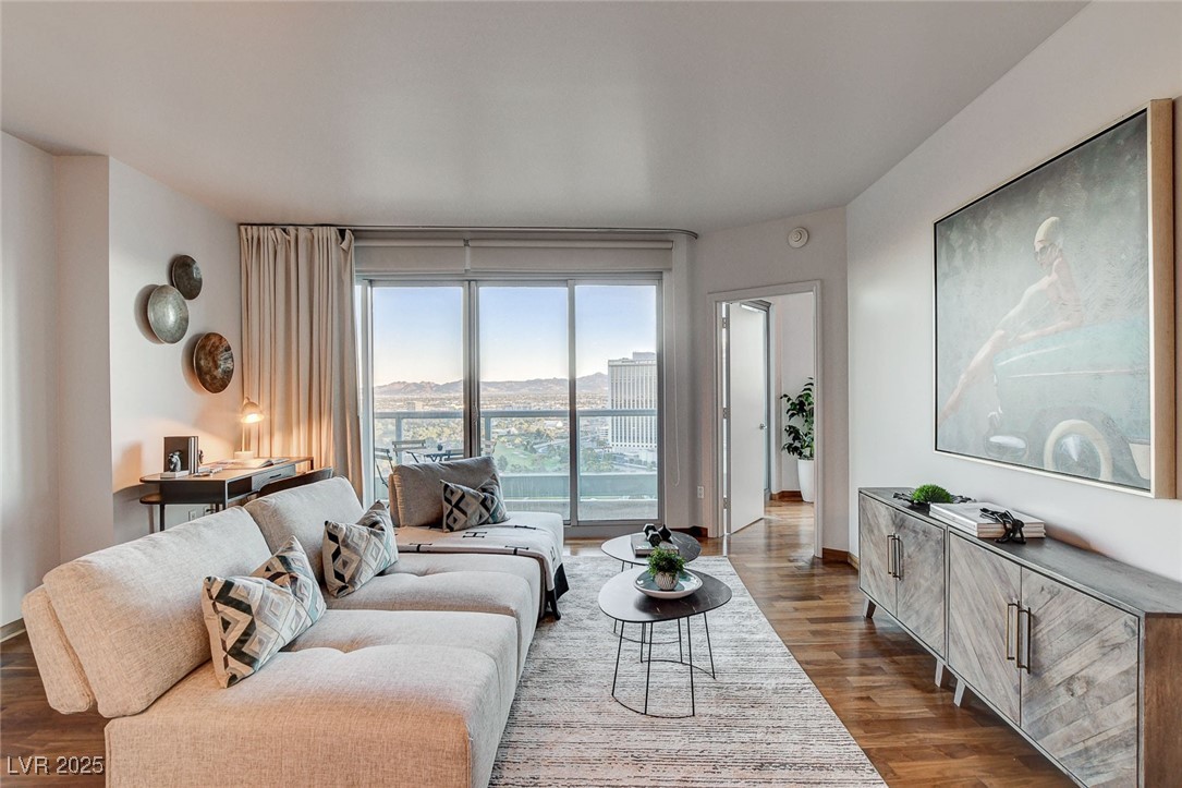 322 Karen Avenue 2206