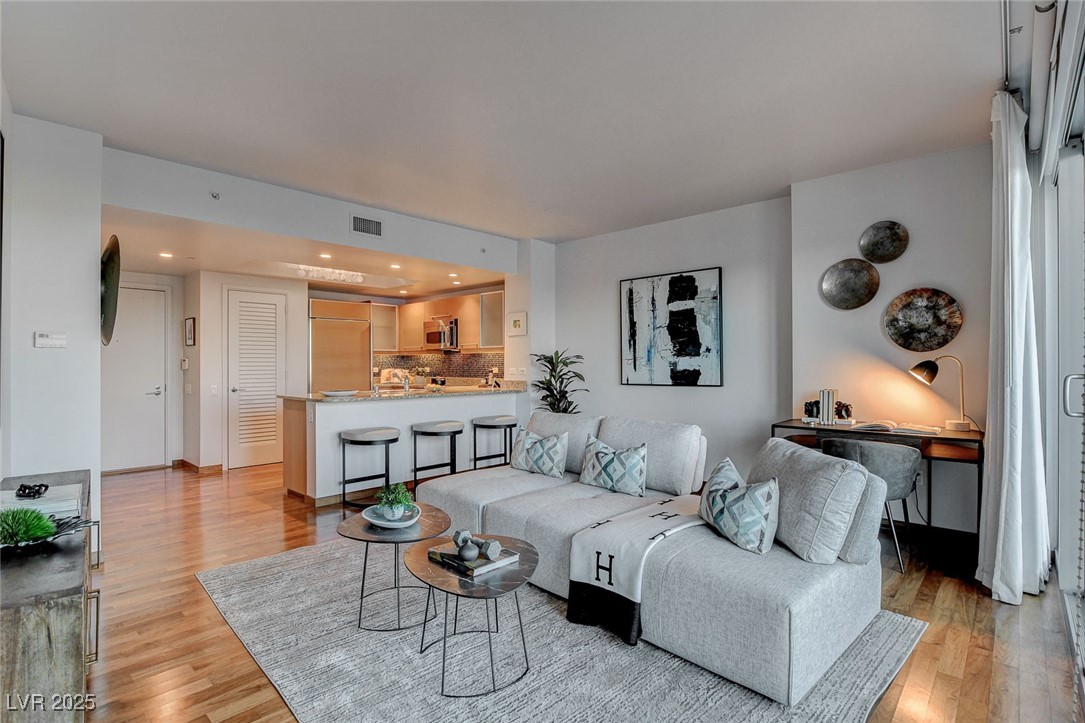 322 Karen Avenue 2206