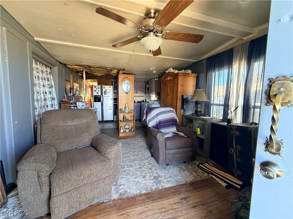 1081 S Comstock Circle