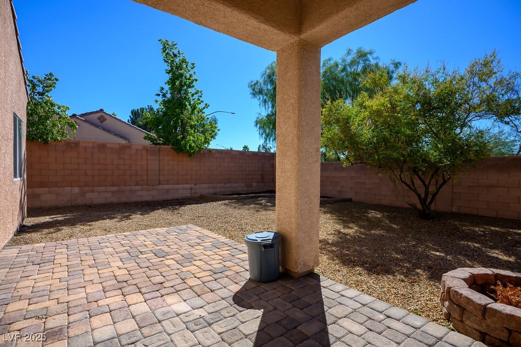 1033 Logan Patrick Drive, Henderson, Nevada image 32