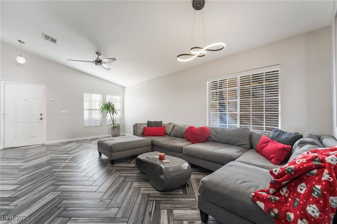 2348 Buffalo Run Avenue