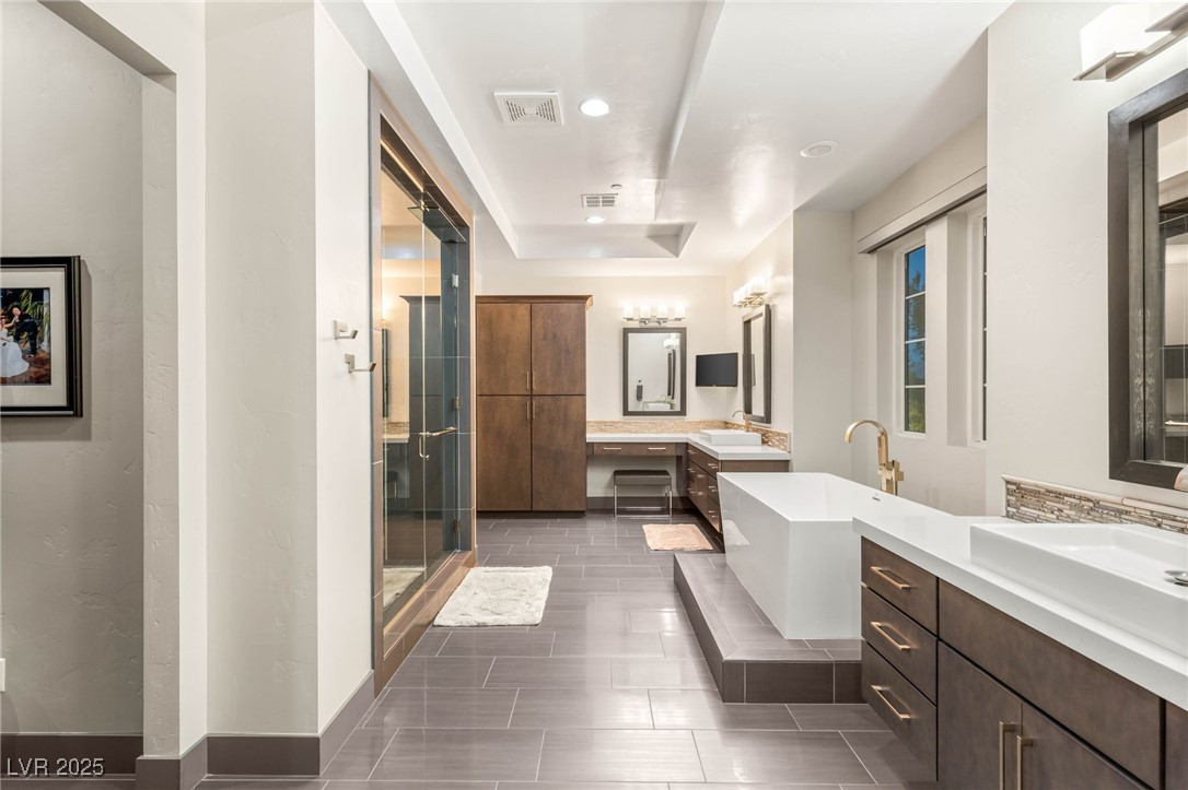 Las Vegas, Nevada 89149, United States, 4 Bedrooms Bedrooms, ,3 BathroomsBathrooms,Residential,Active,226274