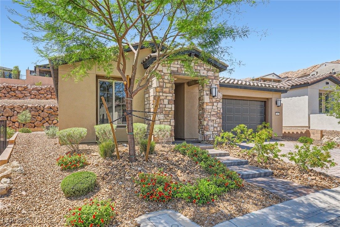 243 Sun Glaze Avenue