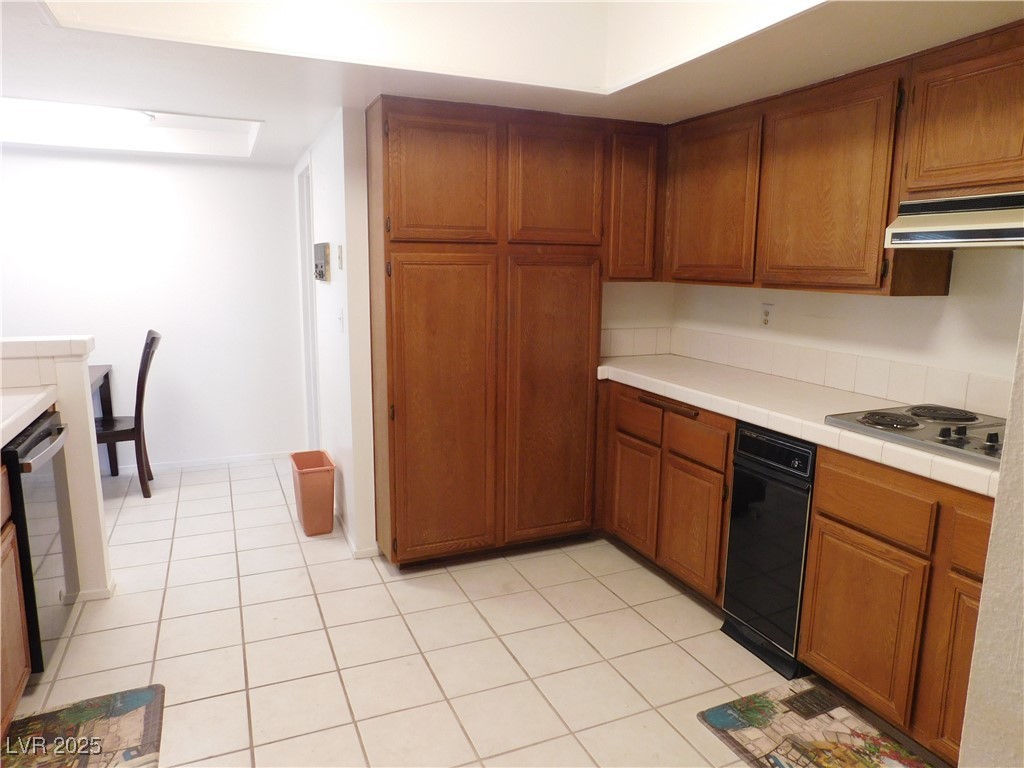 613 Cervantes Drive, Henderson, Nevada image 27