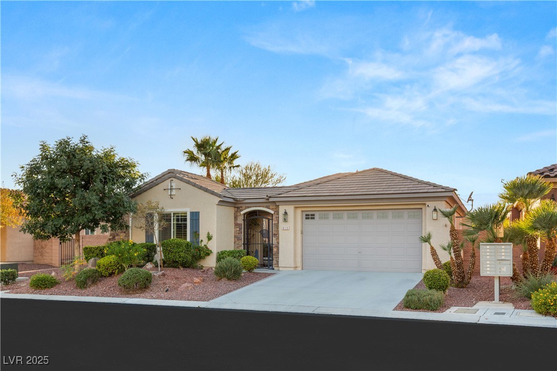 8129 Bay Colony Street